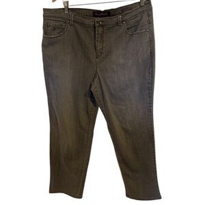 Gloria Vanderbilt Amanda Jeans Gray Wash Size 16WS 16W Short Inseam